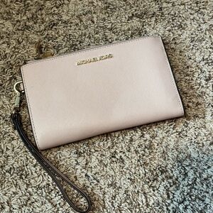 EUC Jet Set Travel Signature Logo Smartphone Wallet